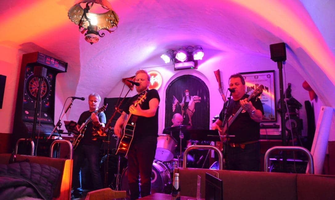 Spiele- und Erlebnisnacht mit 69 in the Shade