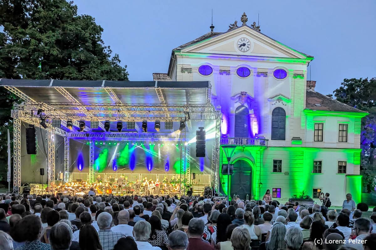 SYMPHONIC BLOCKBUSTER - Eine Weltreise durch die Filmmusik