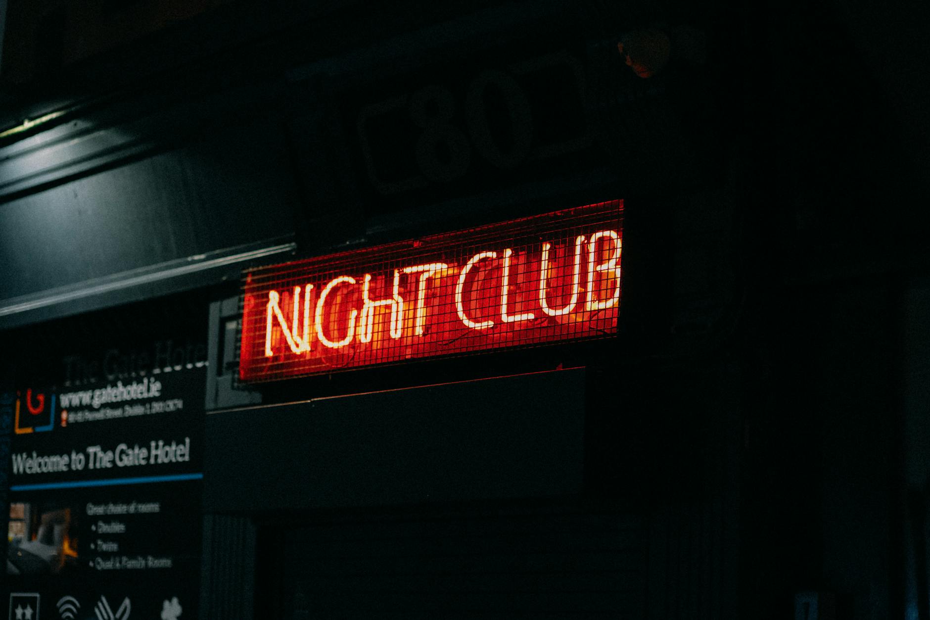 Crystal Club - Scary Castle
